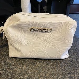 BETSEY JOHNSON Large Travel Makeup Wristlet Bag